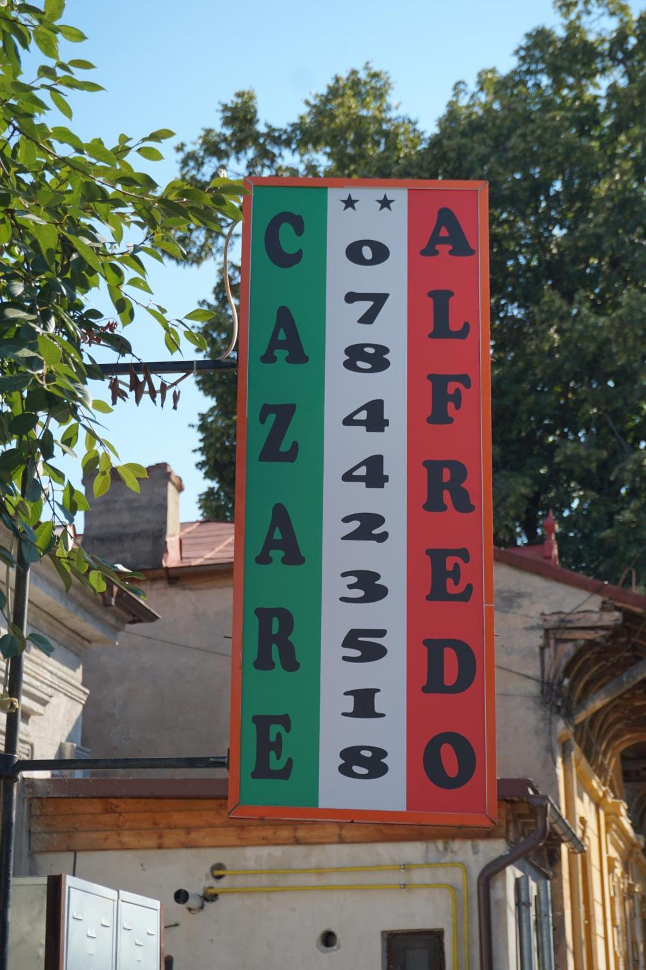 Cazare Alfredo Крайова Экстерьер фото